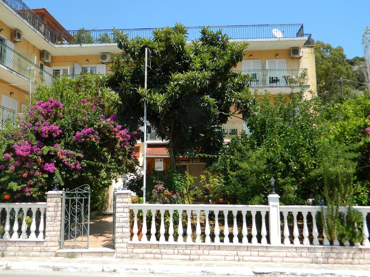 Logara'S Apartments Agia Efimia Exterior foto